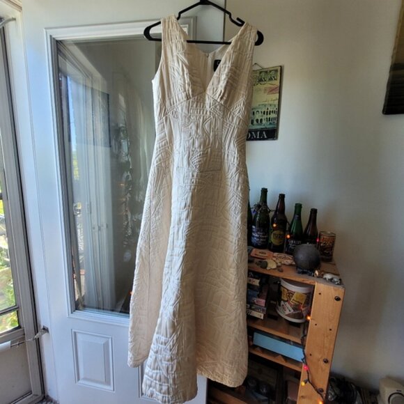 Handmade embroidered geometric pattern embellished wedding dress - Size 6 - Picture 2 of 8